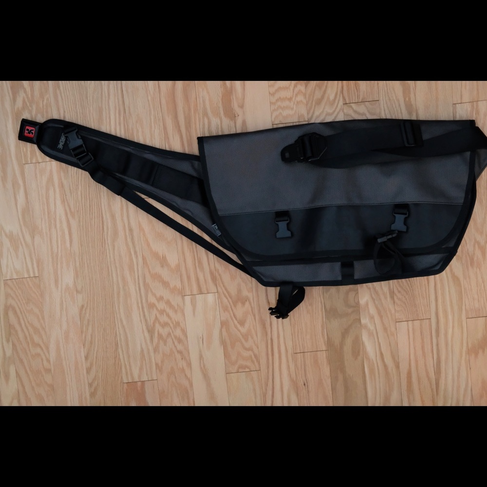 Chrome Industries Motor Citizen messenger bag